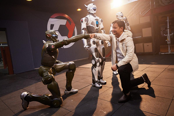 10亿融资赋能！众擎T800重磅面市，加速产业化进程(图1)