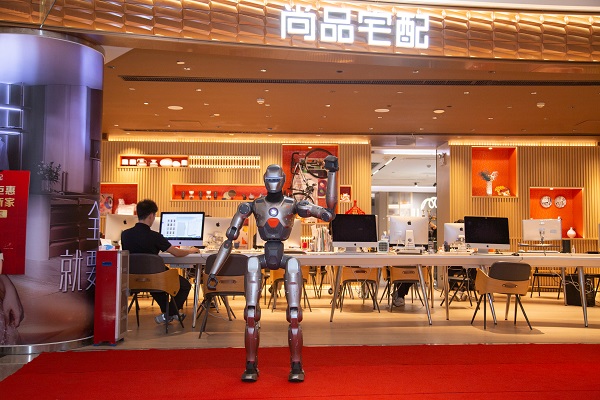 众擎机器人×尚品宅配战略携手！生态共建未来家居新形态(图4)