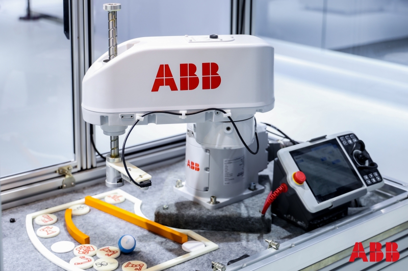 ABB亮相2025工博会，展示机器人未来新图景(图4)