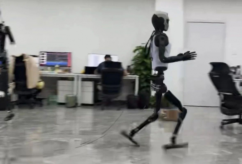 剑指世界人形机器人运动会,卓益得双线高光敬请期待!(图2) 剑指世界人形机器人运动会,卓益得双线高光敬请期待!(图2)