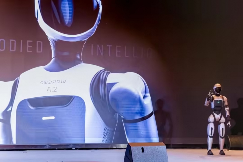 埃斯顿酷卓发布新一代人形机器人 Codroid 02:身高 170cm,全身 31 自由度(图1) 埃斯顿酷卓发布新一代人形机器人 Codroid 02:身高 170cm,全身 31 自由度(图1)