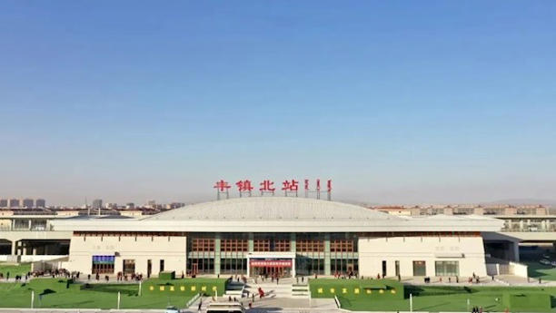 智能机器人亮相高铁站：简直全能(图5)