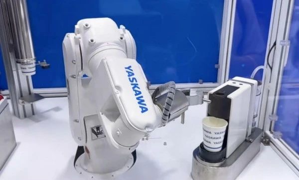 工业巨头深圳大秀实力!机器人乐队燃爆现场,1吨重载SCARA重磅亮相(图3) 工业巨头深圳大秀实力!机器人乐队燃爆现场,1吨重载SCARA重磅亮相(图3)