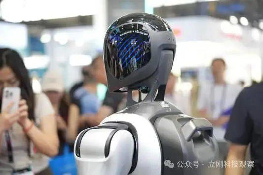 MWC上海:智元机器人引领通信行业智能化服务新潮流(图1) MWC上海:智元机器人引领通信行业智能化服务新潮流(图1)