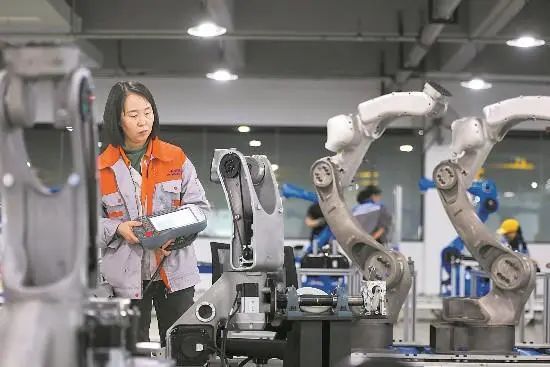 “成都造”机器人扬帆出海(图1) “成都造”机器人扬帆出海(图1)