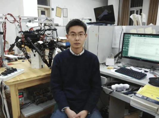 人形机器人市场火热,宇树科技王兴兴:订单爆满,急招各路英才 人形机器人市场火热,宇树科技王兴兴:订单爆满,急招各路英才(图1)