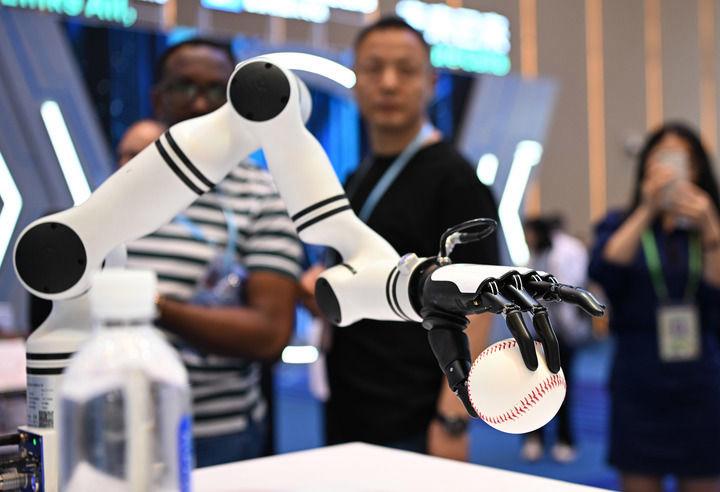 提“智”向新,奔向未来——当前机器人产业观察(图7) 提“智”向新,奔向未来——当前机器人产业观察(图7)