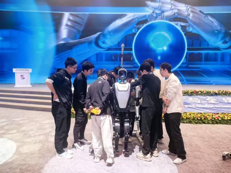 乐聚北上谋局 “大脑” 合作，解码机器人太极秀背后的智能密码(图1)