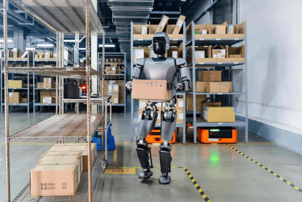 居然智家携手优必选,推动家居智能化,500台仿真人形机器人将入驻新零售门店 居然智家携手优必选,推动家居智能化,500台仿真人形机器人将入驻新零售门店(图2)