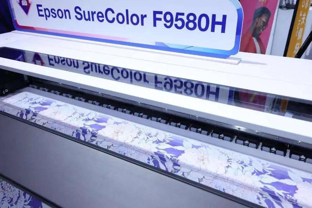 爱普生微压电打印技术创新,全场景布局重塑广告行业价值链条(图5) 爱普生微压电打印技术创新,全场景布局重塑广告行业价值链条(图5)