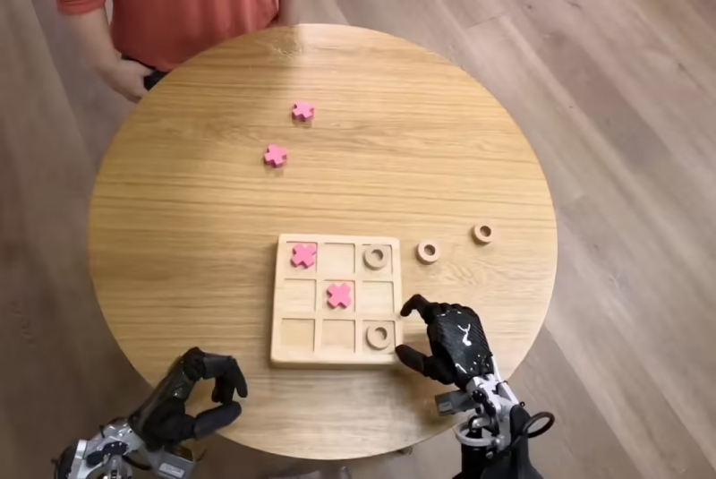 谷歌 DeepMind 推出新 AI 模型，机器人未经训练也能执行现实任务(图1)