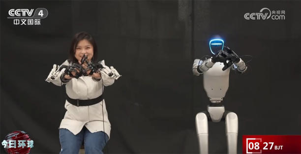 从自主站立到走进多种应用场景 人形机器人加速“进化”展现科技实力 从自主站立到走进多种应用场景 人形机器人加速“进化”展现科技实力(图2)