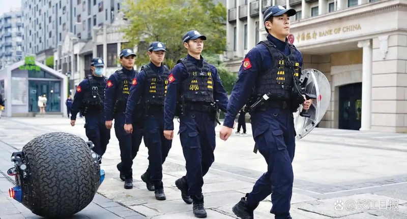 “它让人想起《星球大战》中的机器人”(图1)