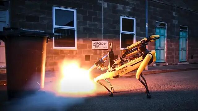 英国国防部研发机器狗解决炸弹探测、拆除和处理问题(图1) 英国国防部研发机器狗解决炸弹探测、拆除和处理问题(图1)