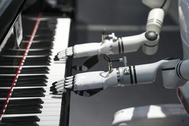 湖南首台人形机器人来了(图1)