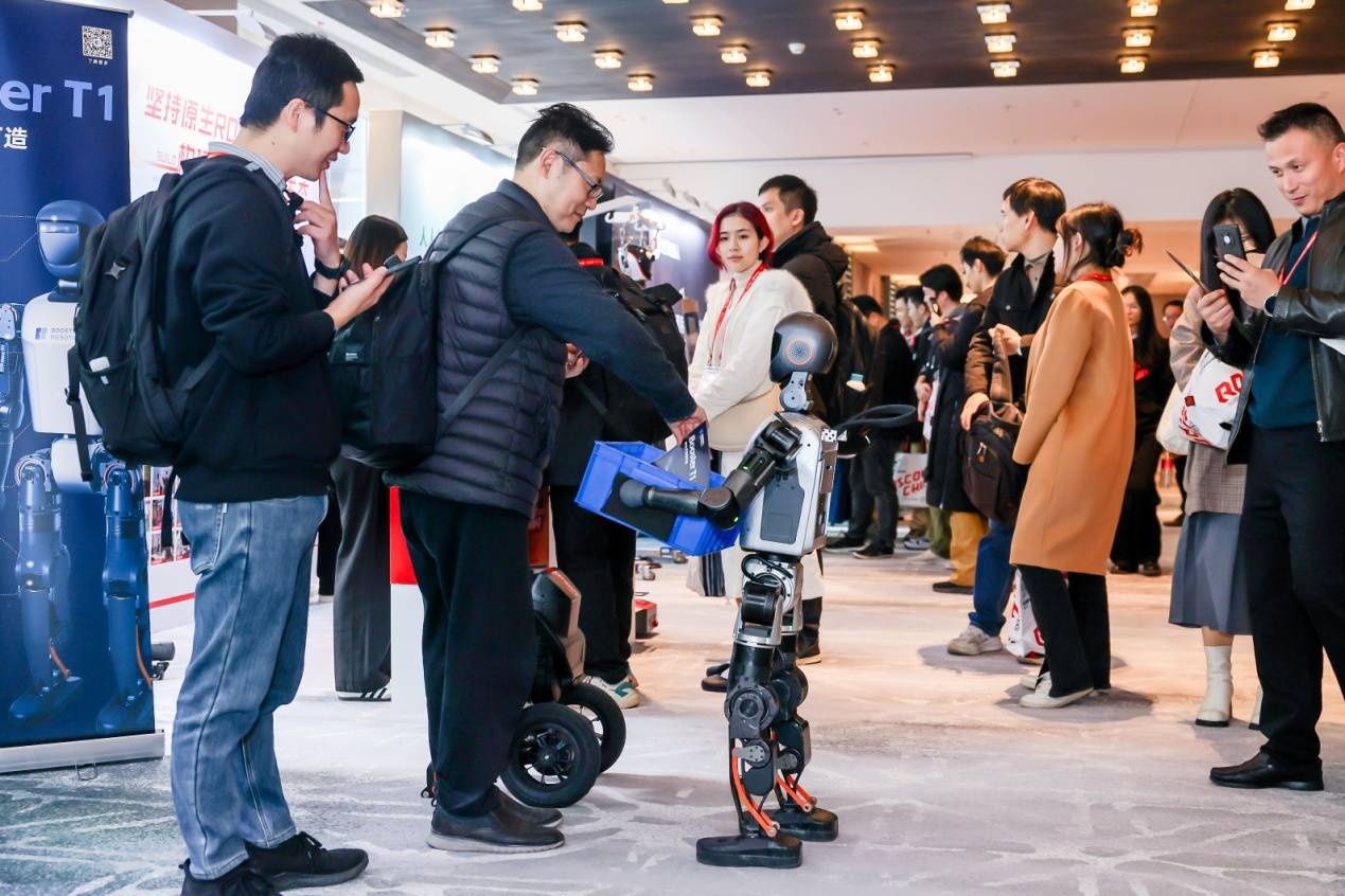 ROSCon China 2024大会在沪开幕:科技巨头共探机器人与人工智能未来(图3) ROSCon China 2024大会在沪开幕:科技巨头共探机器人与人工智能未来(图3)