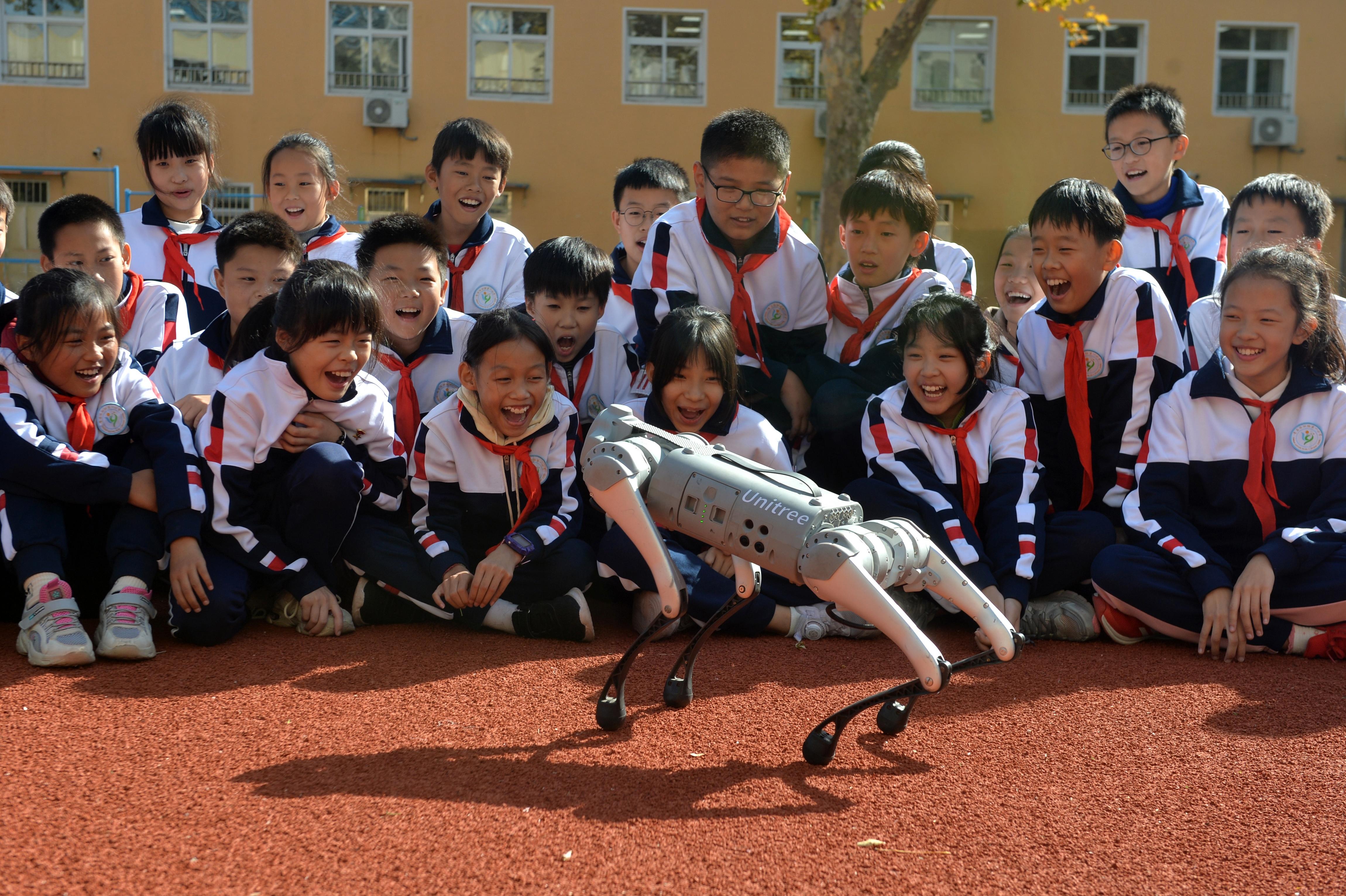 青岛:科普课堂“点亮”科学梦想(图4) 青岛:科普课堂“点亮”科学梦想(图4)