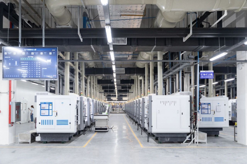 机器人操作！总投资超10亿！湖北这家智能化工厂落地(图2)