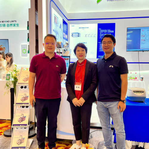 实力夺目｜磅策医疗HAIRO®️植发机器人亮相第七届全国毛发学术会议(图4)