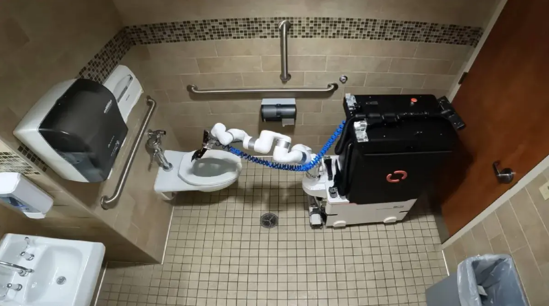 时薪5.68 美元，在美国用机器人清理厕所，或许比想象中更迫切？(图6)